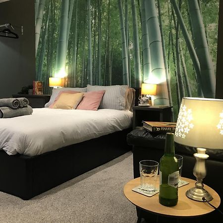 Contemporary 1 Bed Studio For Comfy Stay In Wigan Exterior photo